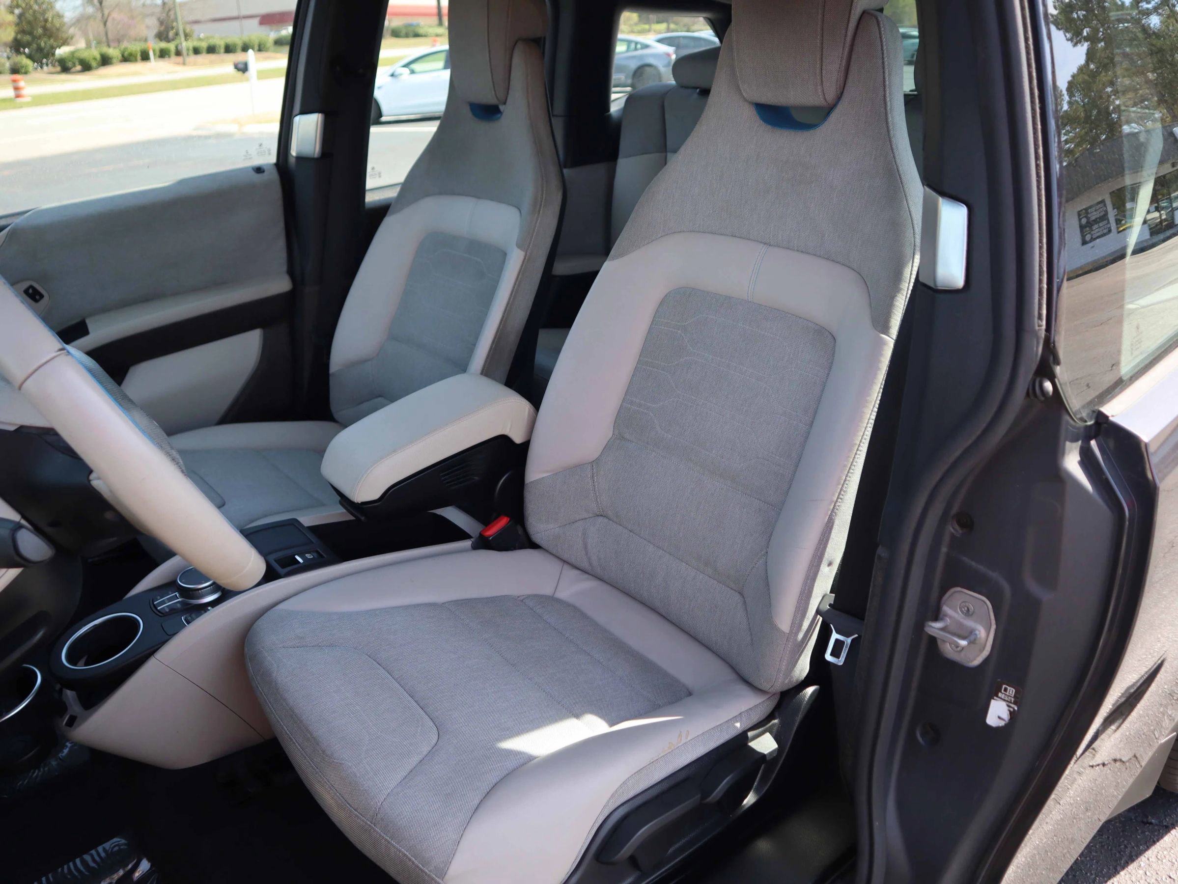 Used 2014 BMW i3 image 2