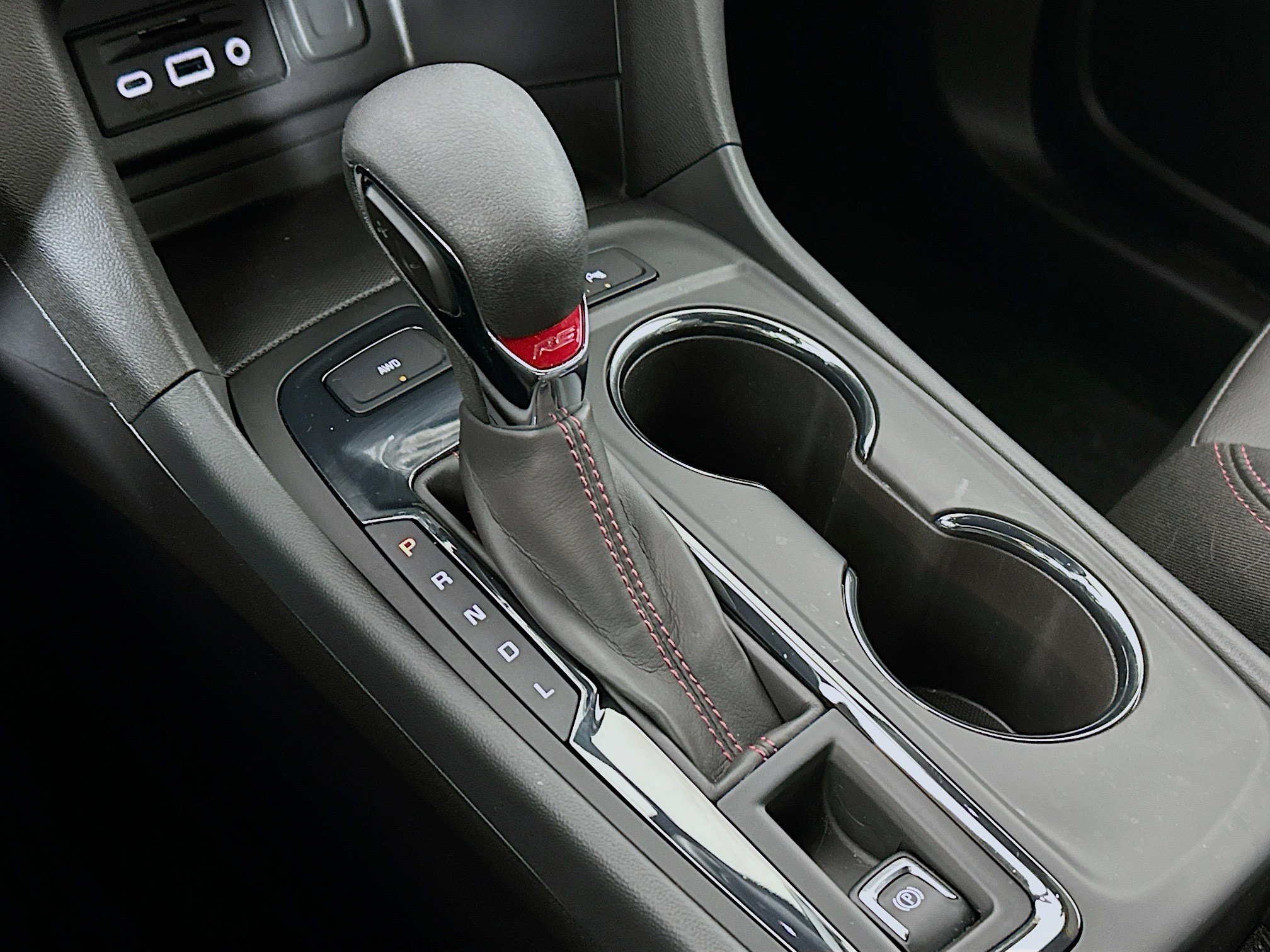 Used 2024 Chevrolet Equinox RS w/ RS Leather Package image 16