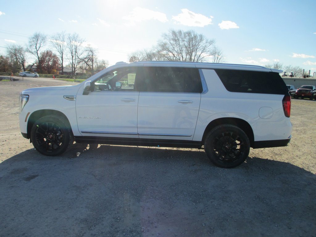 New 2026 GMC Yukon XL Denali w/ Sun & Power Step Package image 8