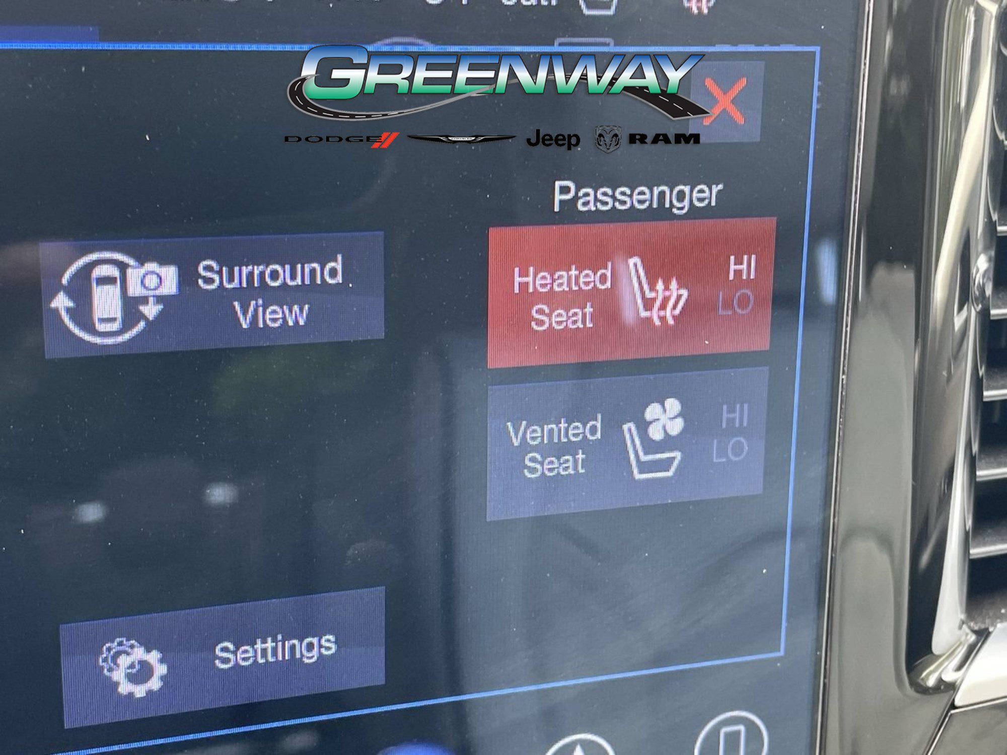 Used 2017 Chrysler Pacifica Platinum FWD image 28