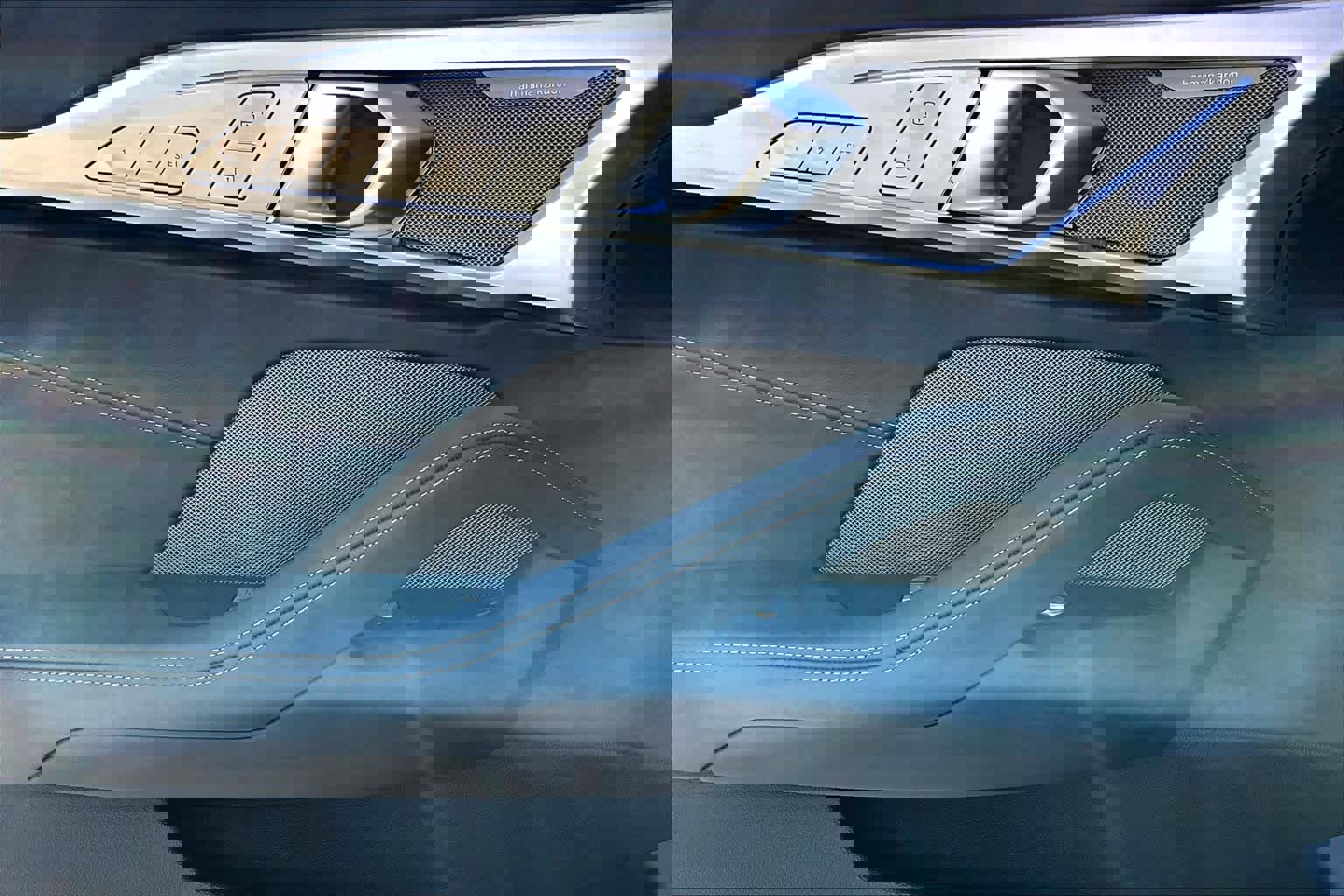 Used 2025 BMW 840i image 13