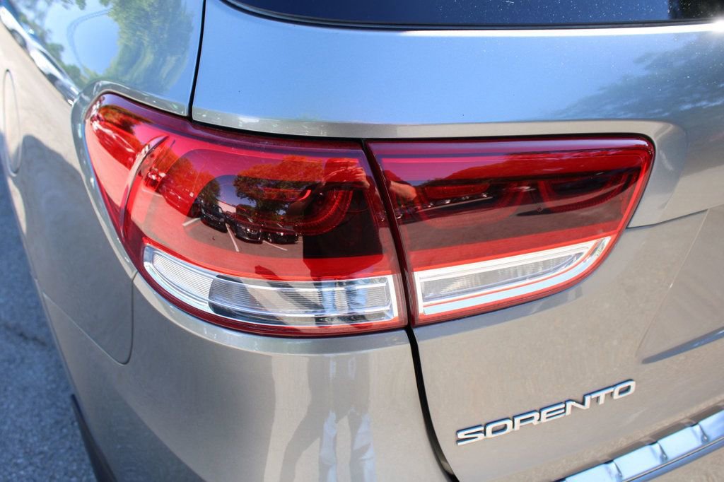 Used 2017 Kia Sorento SX FWD image 10