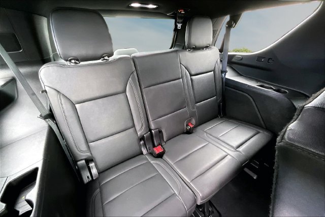 Used 2024 Chevrolet Tahoe Z71 w/ Z71 Off-Road Package AWD/4WD image 25