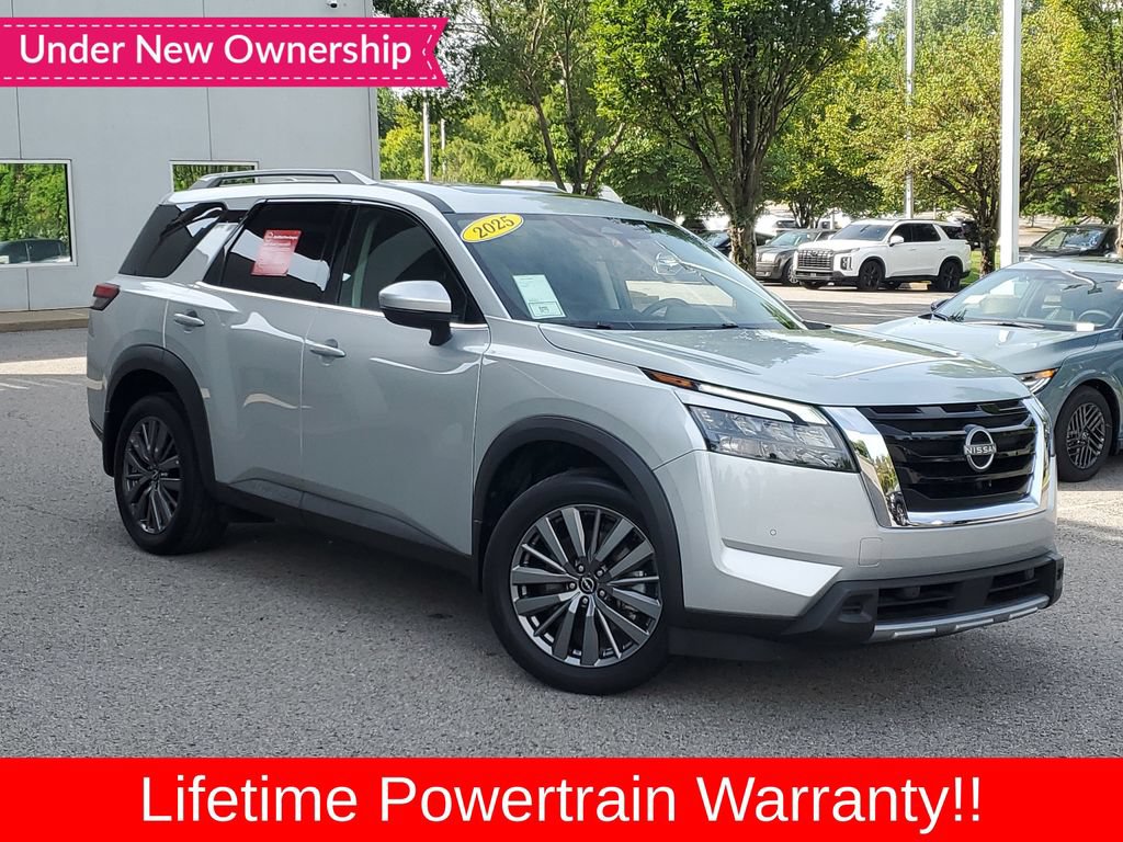 Certified 2025 Nissan Pathfinder SL w/ SL Premium Package FWD image 1