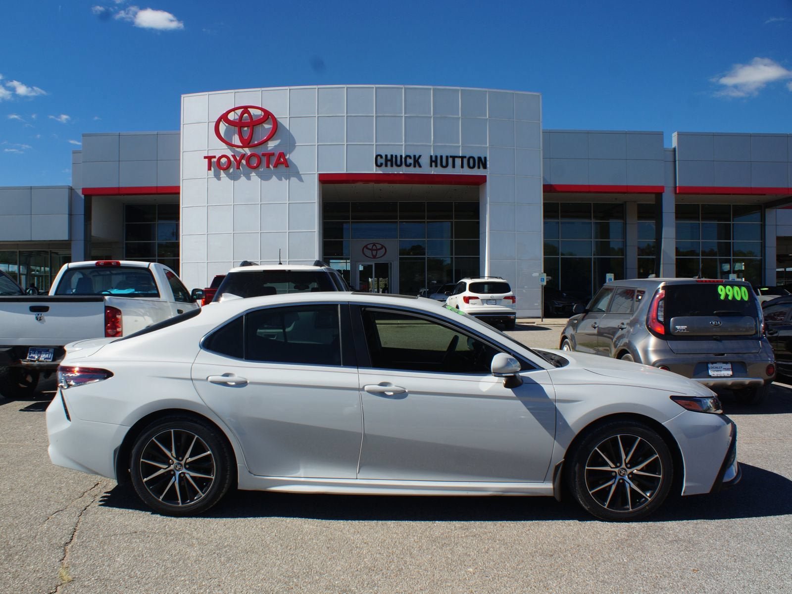 Used 2024 Toyota Camry SE w/ Cold Weather Package