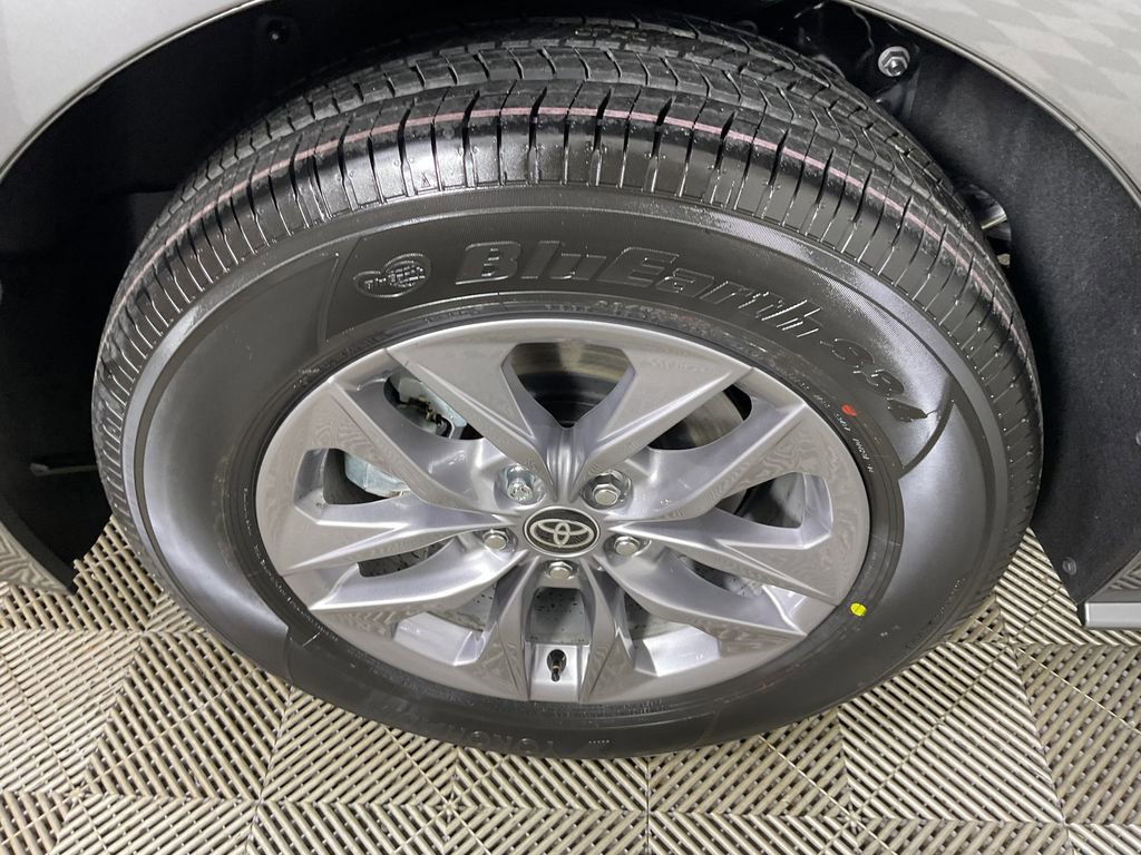 New 2026 Toyota Sienna LE image 9