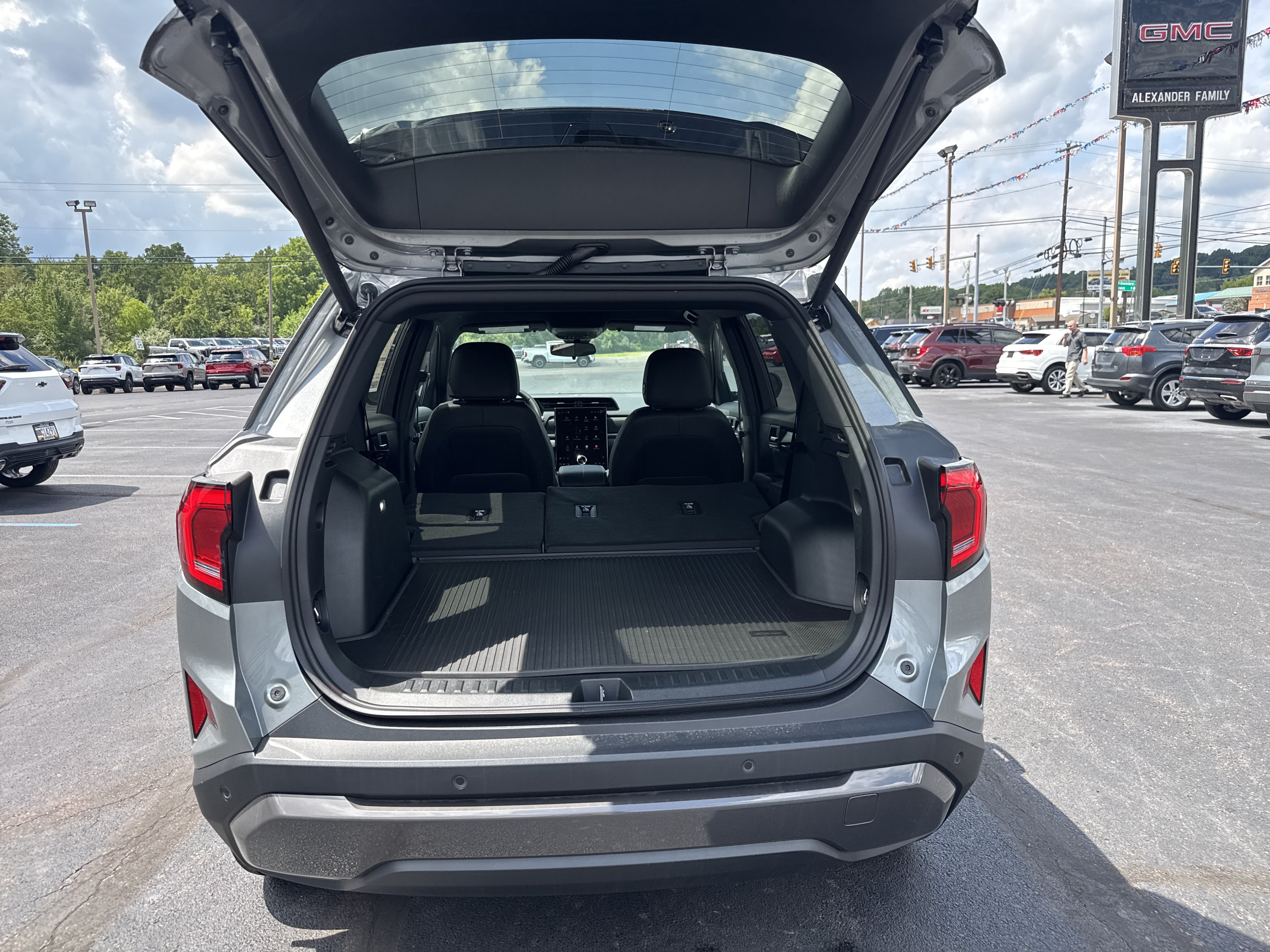 New 2027 GMC Terrain Elevation w/ Elevation Premium Package AWD/4WD image 5