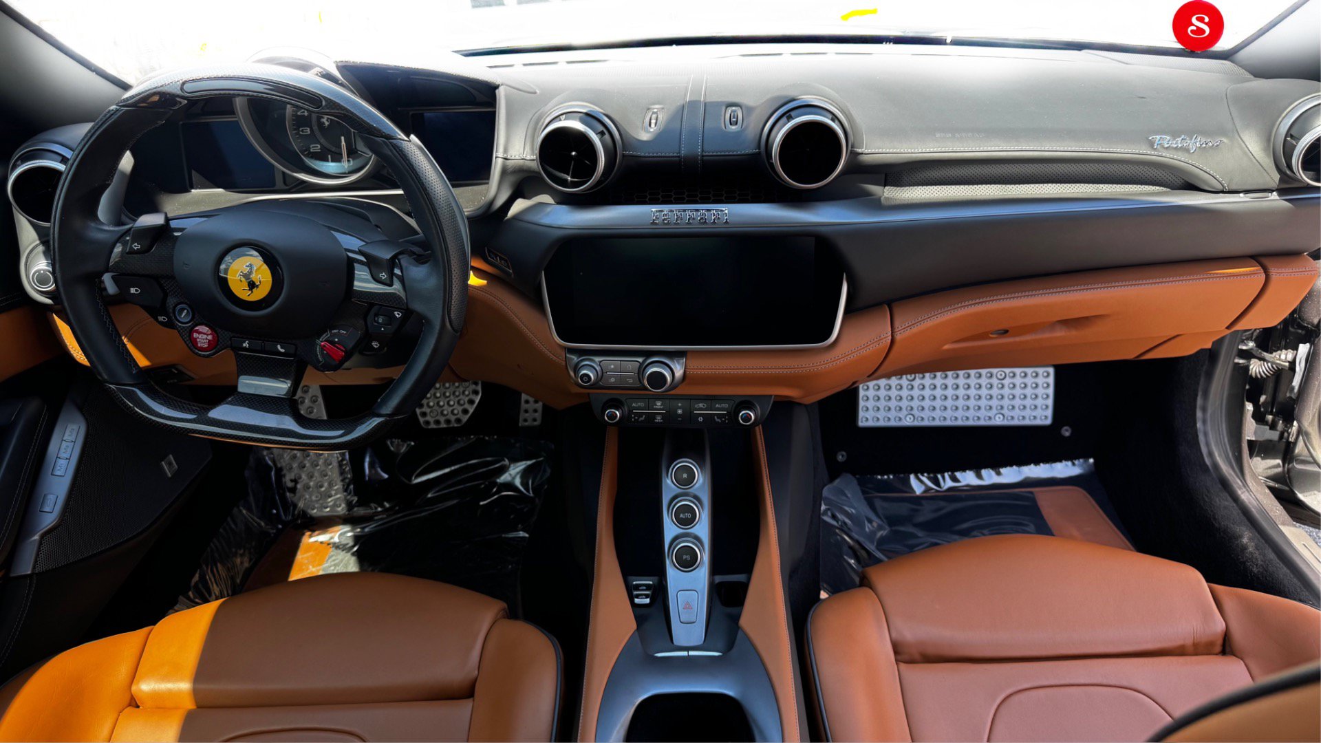 Used 2019 Ferrari Portofino RWD image 13