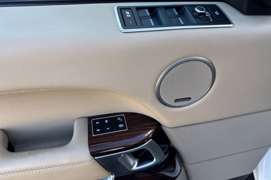Used 2017 Land Rover Range Rover Supercharged image 10