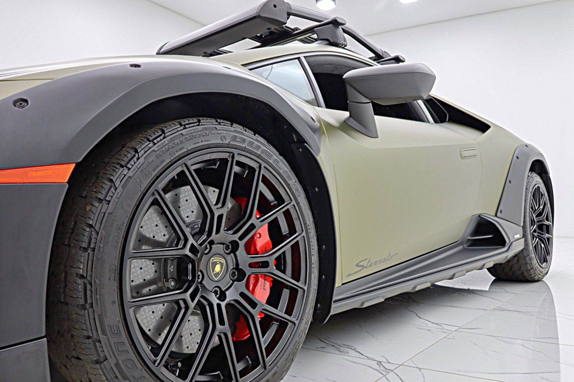 Used 2023 Lamborghini Huracan Sterrato image 27