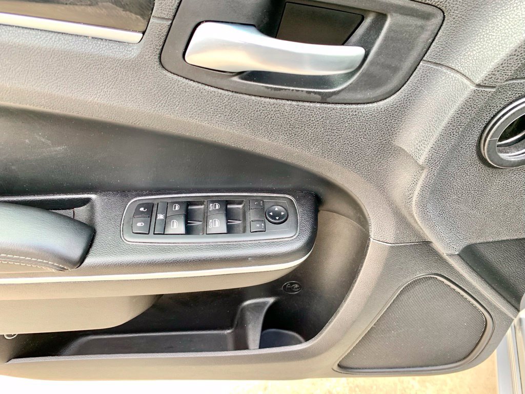 Used 2021 Chrysler 300 S RWD image 12