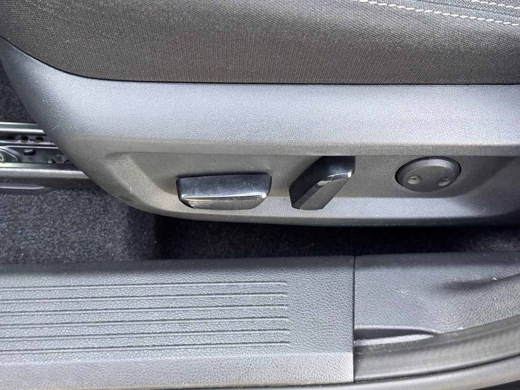 Certified 2021 Nissan Rogue SV FWD image 12