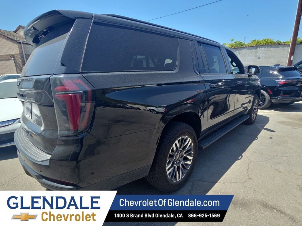 Used 2025 Chevrolet Suburban Z71 AWD/4WD image 9
