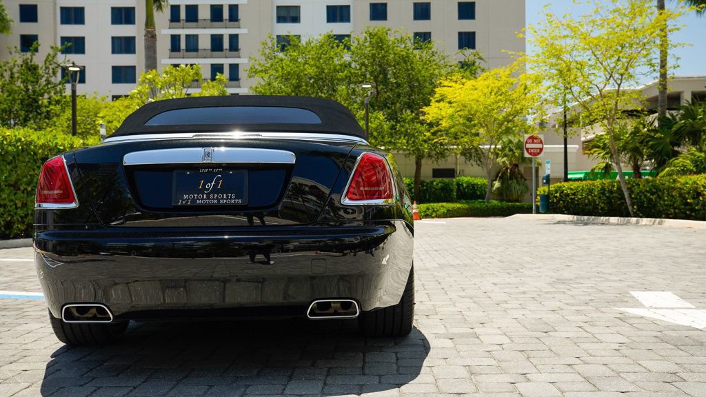 Used 2016 Rolls-Royce Dawn image 22