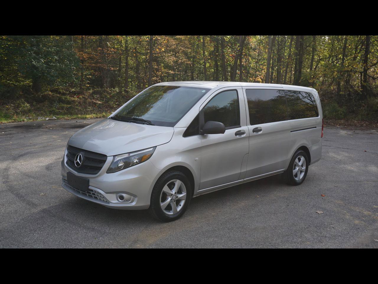 Used 2016 Mercedes-Benz Metris Passenger image 1