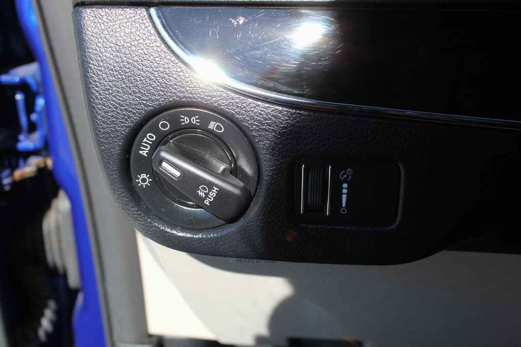 Used 2019 Dodge Grand Caravan SXT image 12