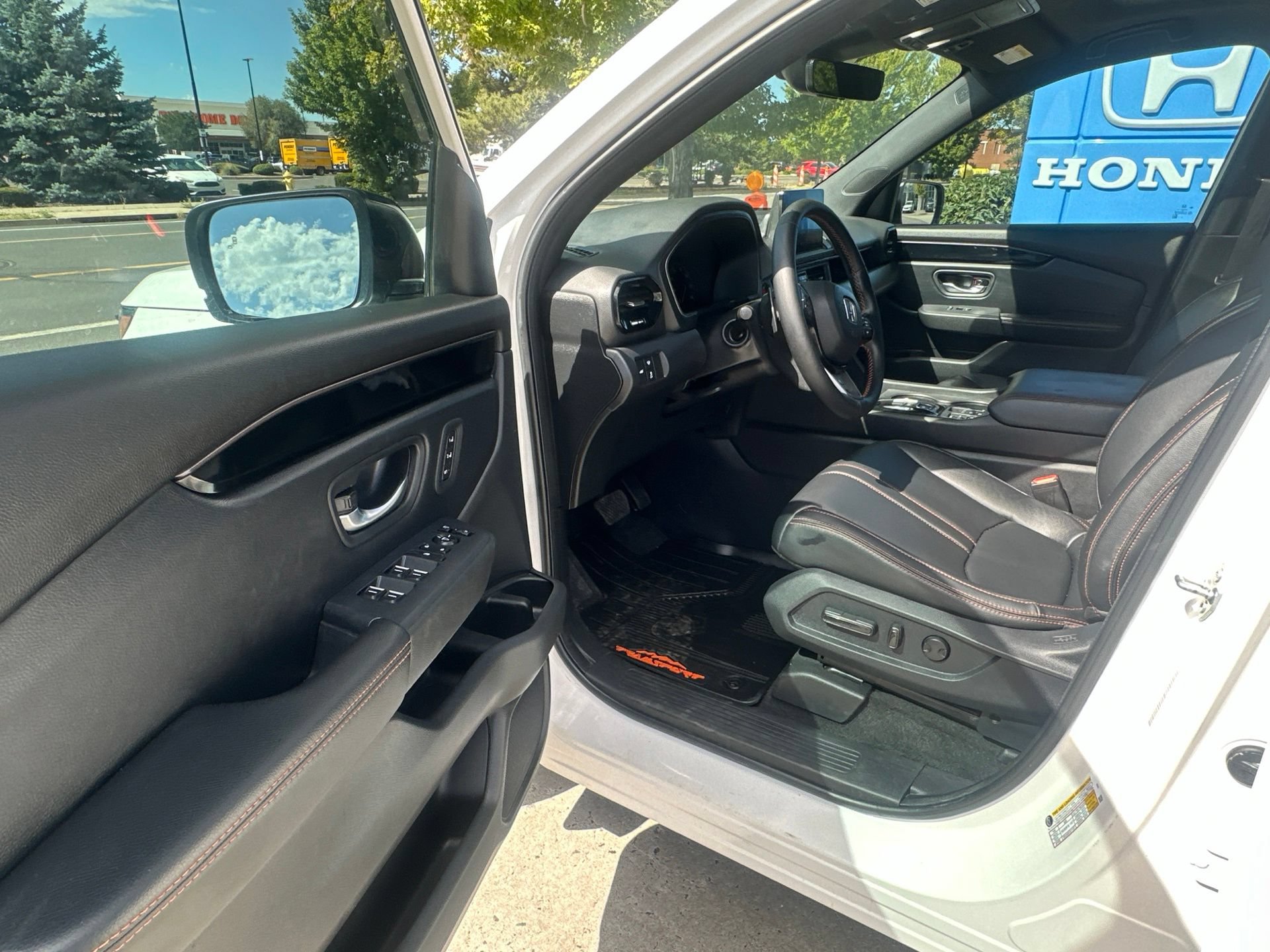 Used 2024 Honda Pilot TrailSport image 14