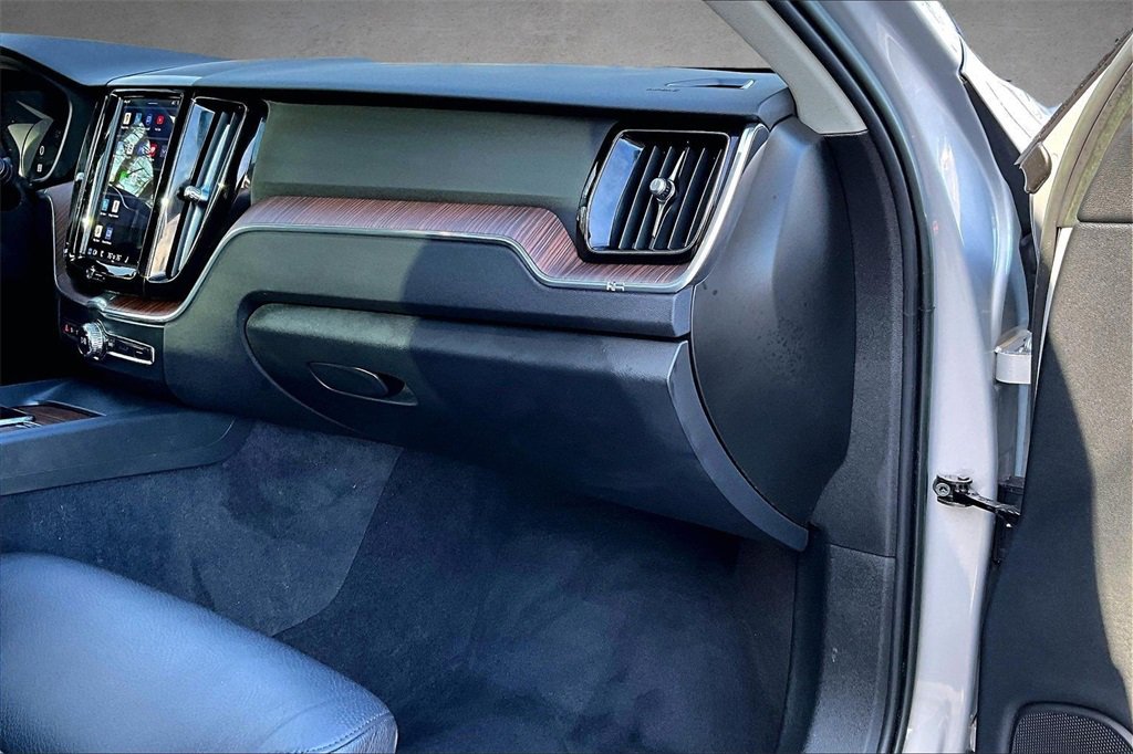 Certified 2023 Volvo XC60 B5 Plus w/ Climate Package image 25