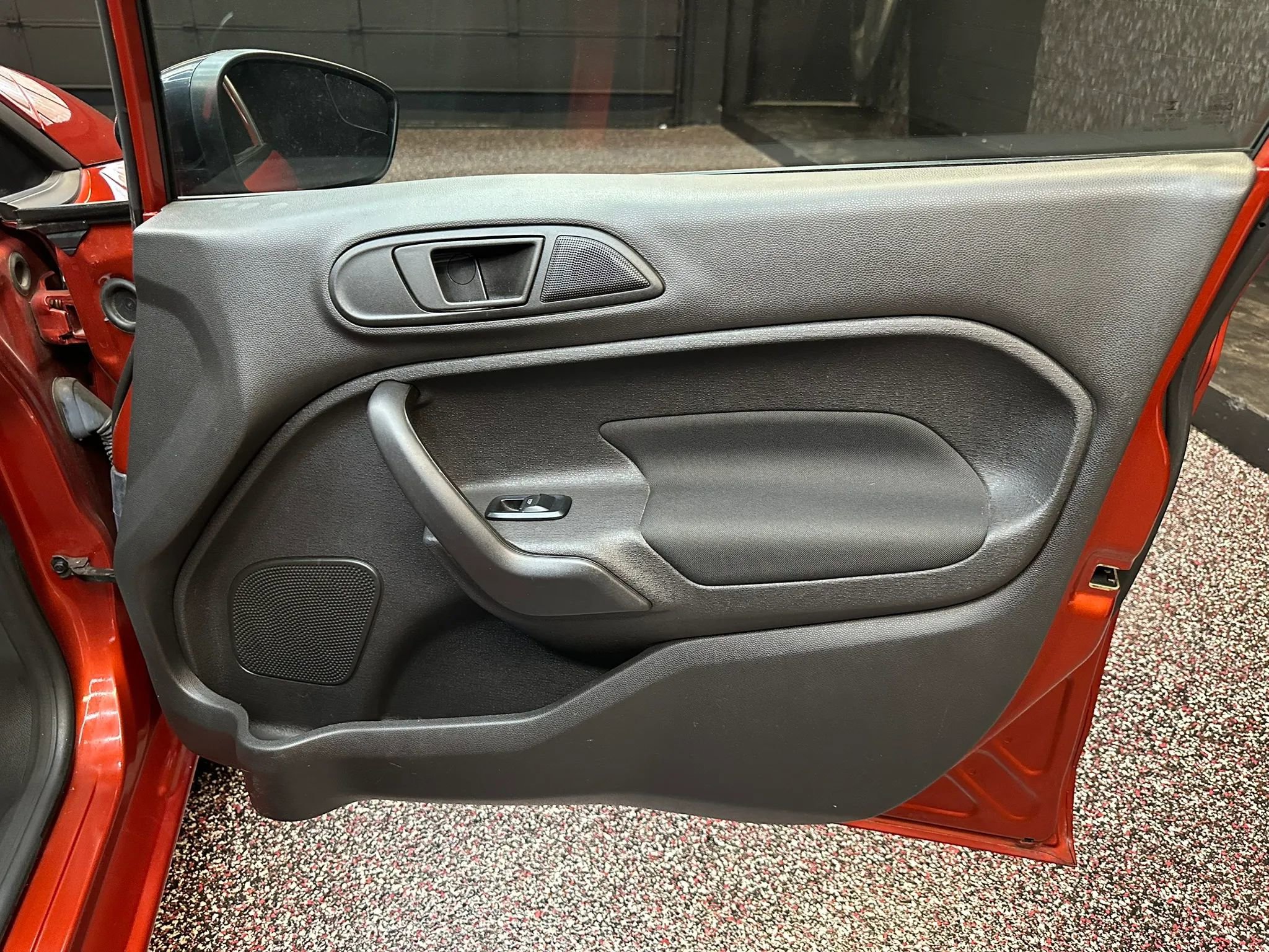Used 2018 Ford Fiesta SE FWD image 28