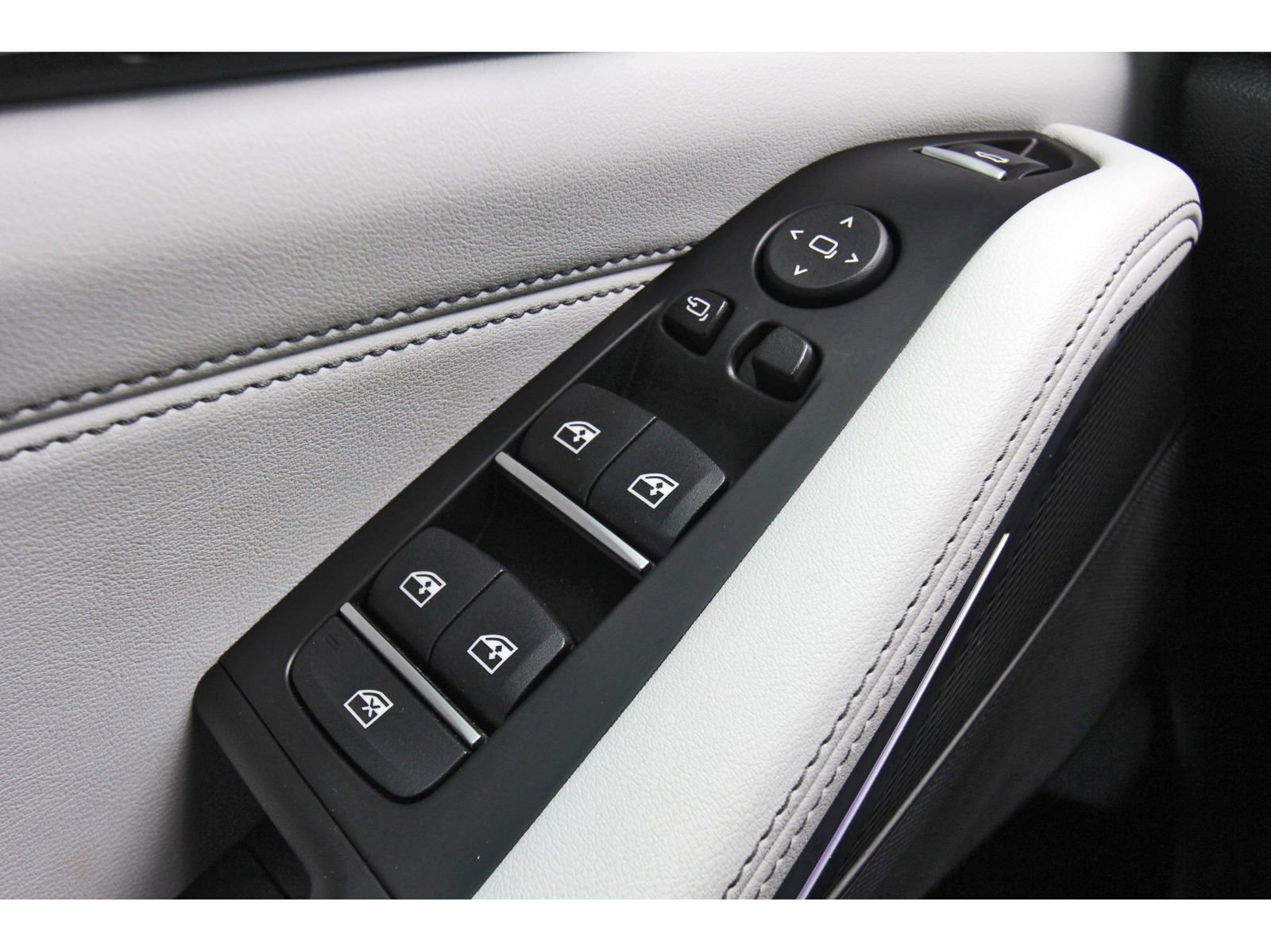 Used 2023 BMW X5 xDrive40i w/ M Sport Package image 22