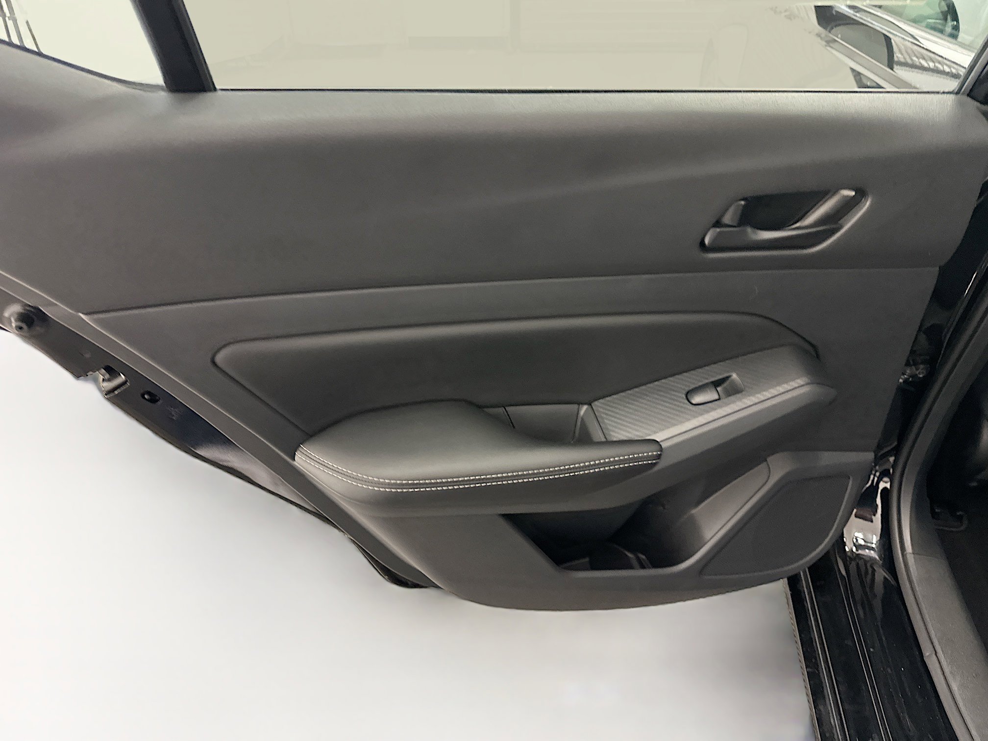 Used 2025 Nissan Altima 2.5 SV image 26