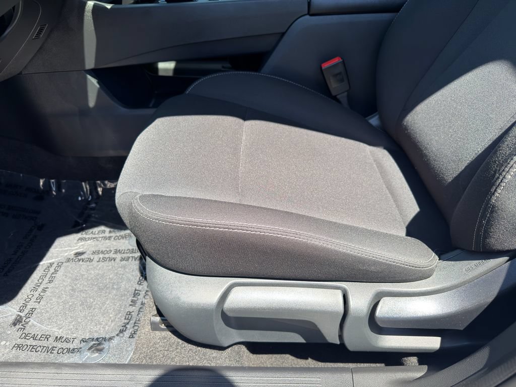 Used 2024 Nissan Rogue S FWD image 15