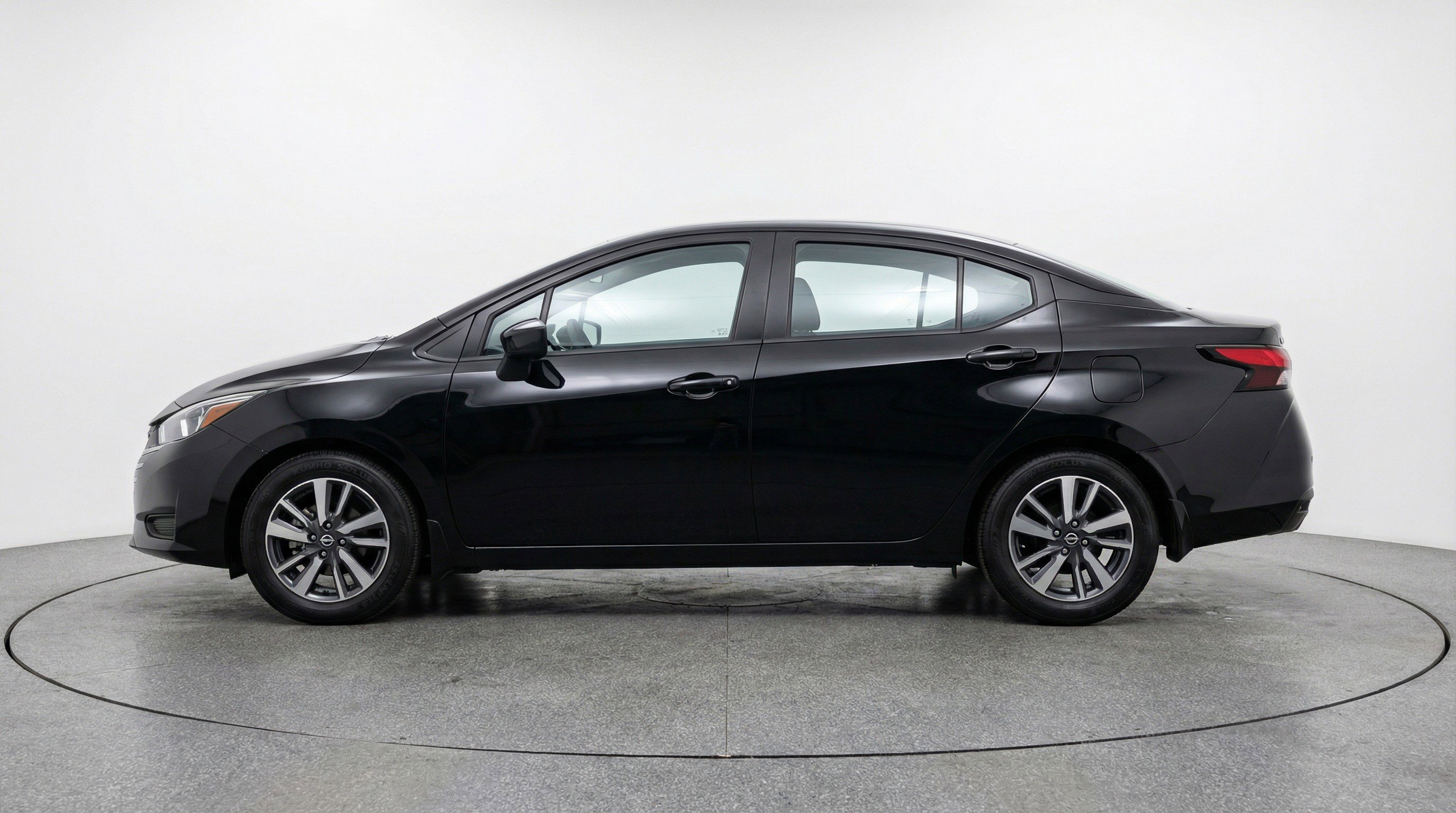 Used 2025 Nissan Versa SV w/ Trunk Package image 5