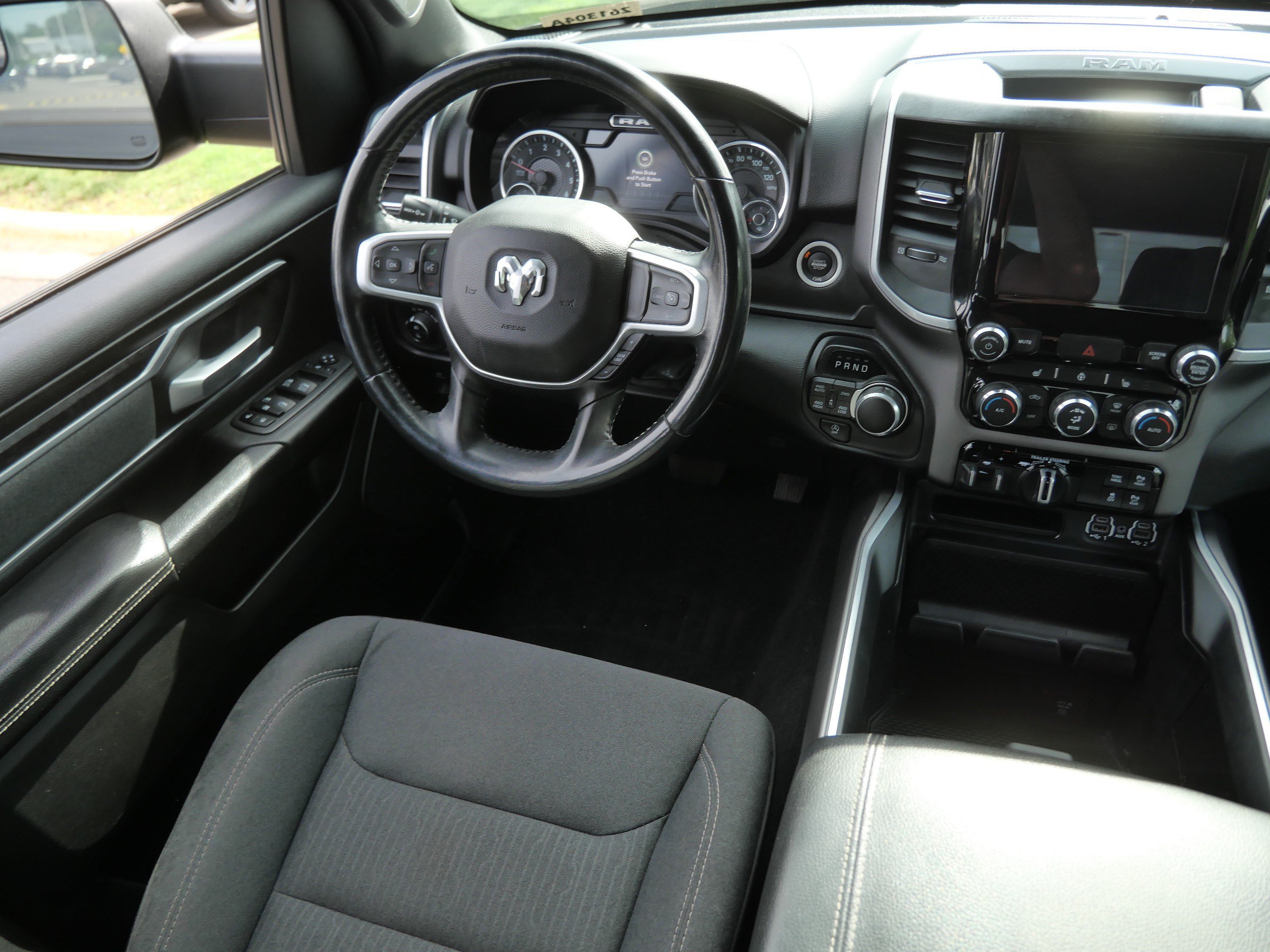 Used 2022 RAM 1500 Big Horn AWD/4WD image 9