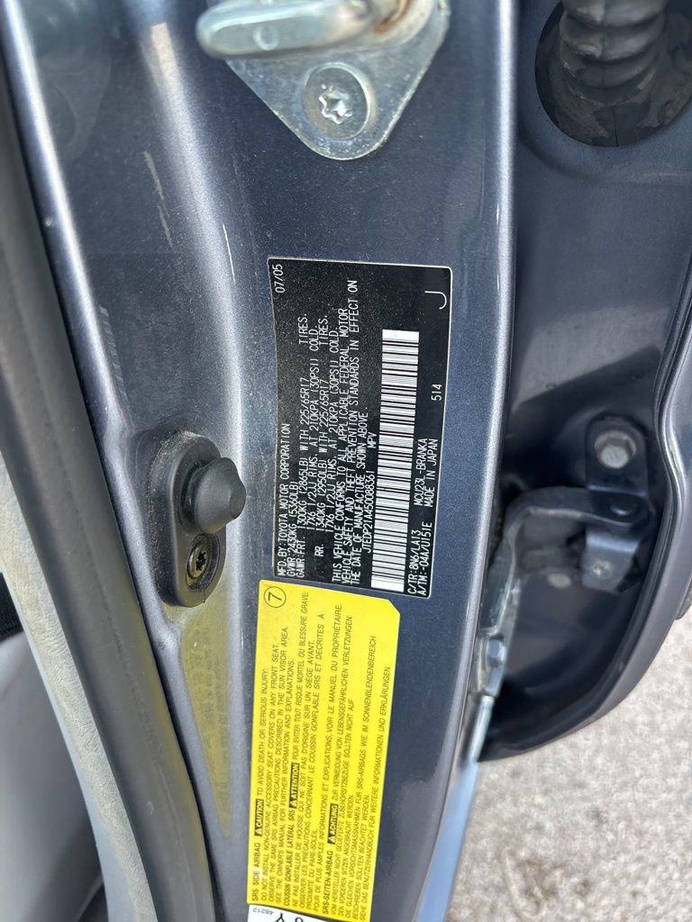 Used 2005 Toyota Highlander 2WD V6 w/ 3rd Row image 32