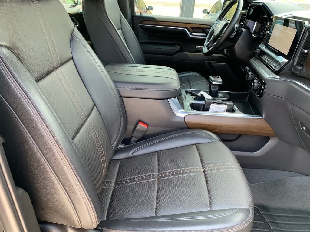 Certified 2024 Chevrolet Silverado 1500 High Country w/ Technology Package AWD/4WD image 20