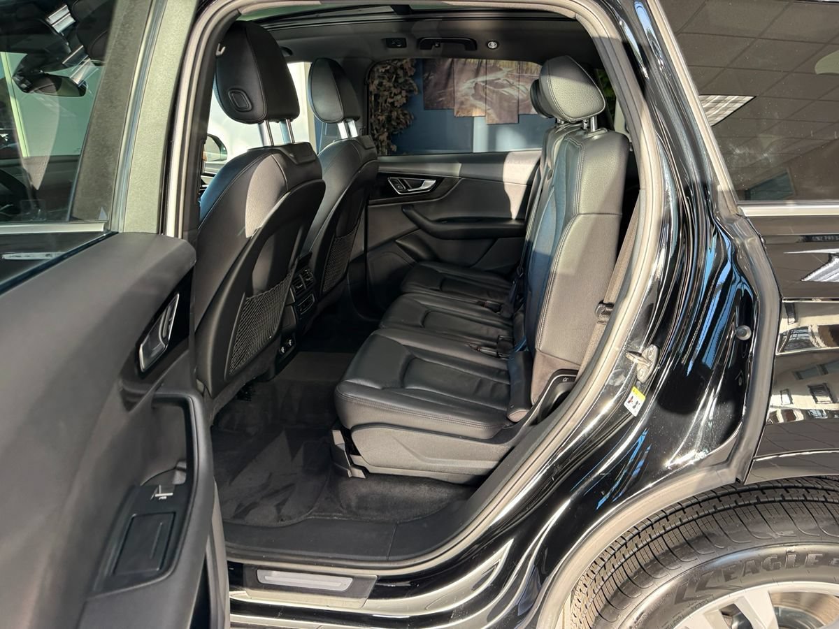 Used 2018 Audi Q7 3.0T Premium AWD/4WD image 42