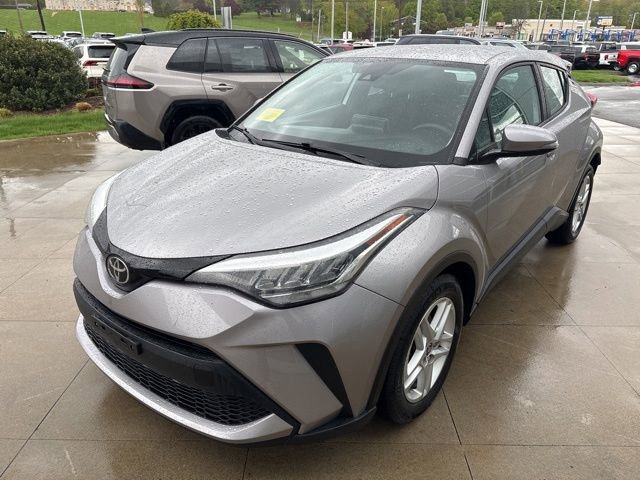 Used 2020 Toyota C-HR LE FWD image 3