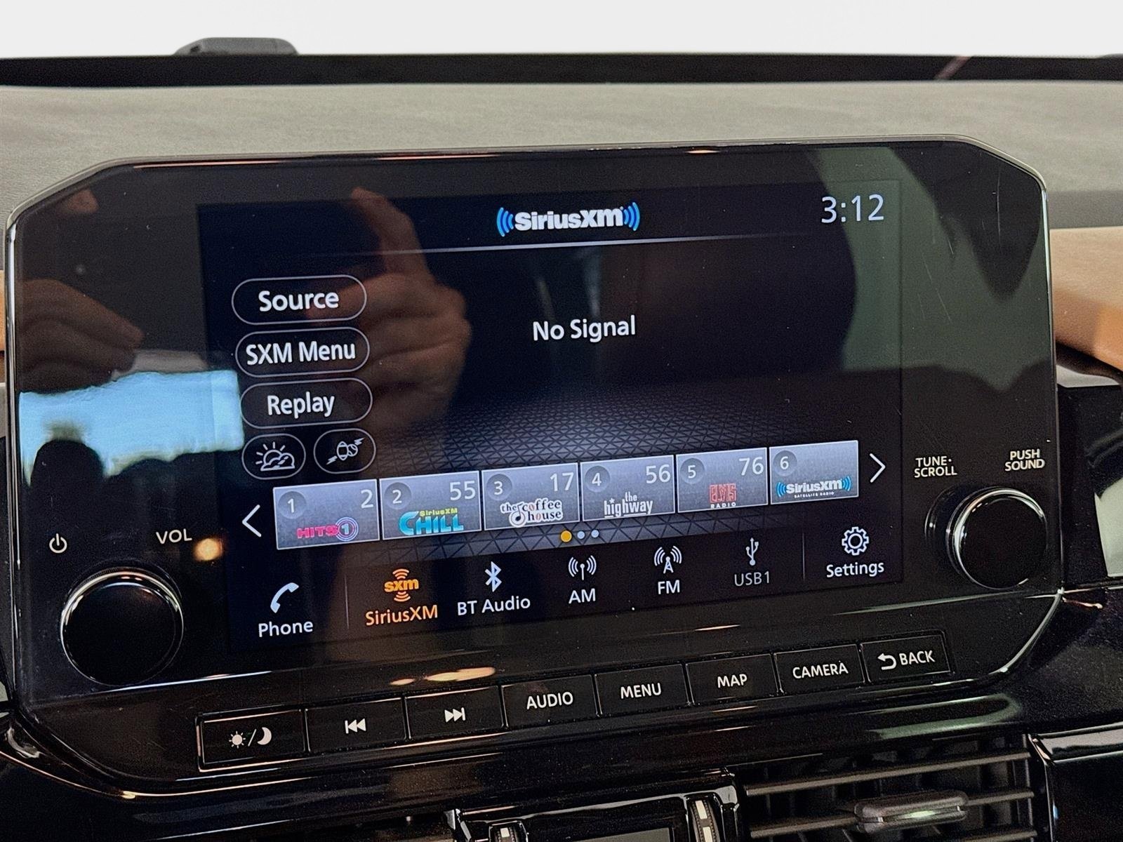 Used 2023 Nissan Pathfinder Platinum image 16