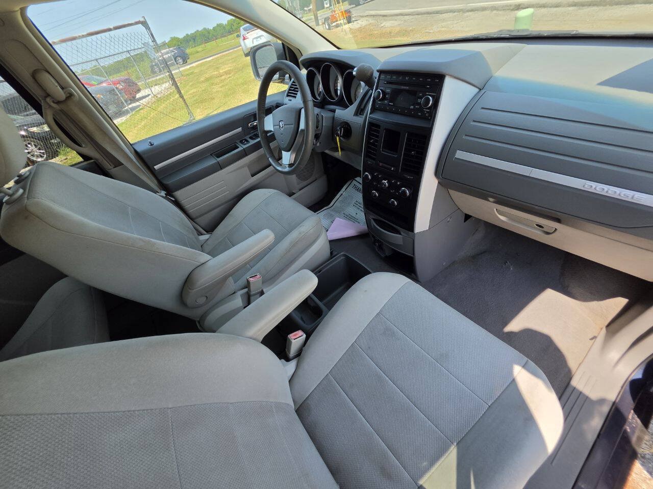Used 2008 Dodge Grand Caravan SXT FWD image 4