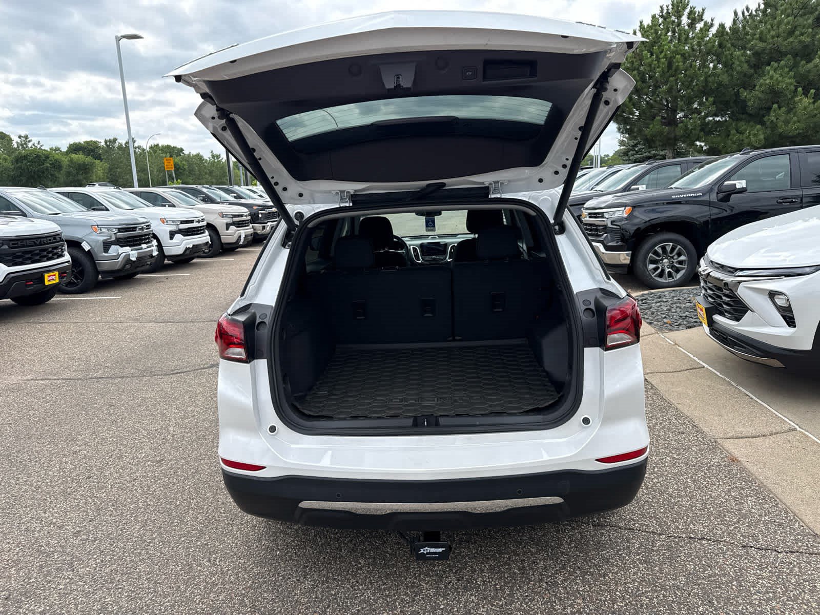 Used 2024 Chevrolet Equinox LT AWD/4WD image 12