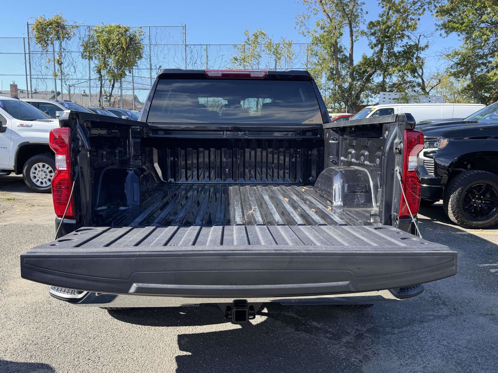 Used 2024 Chevrolet Silverado 1500 LT AWD/4WD image 8