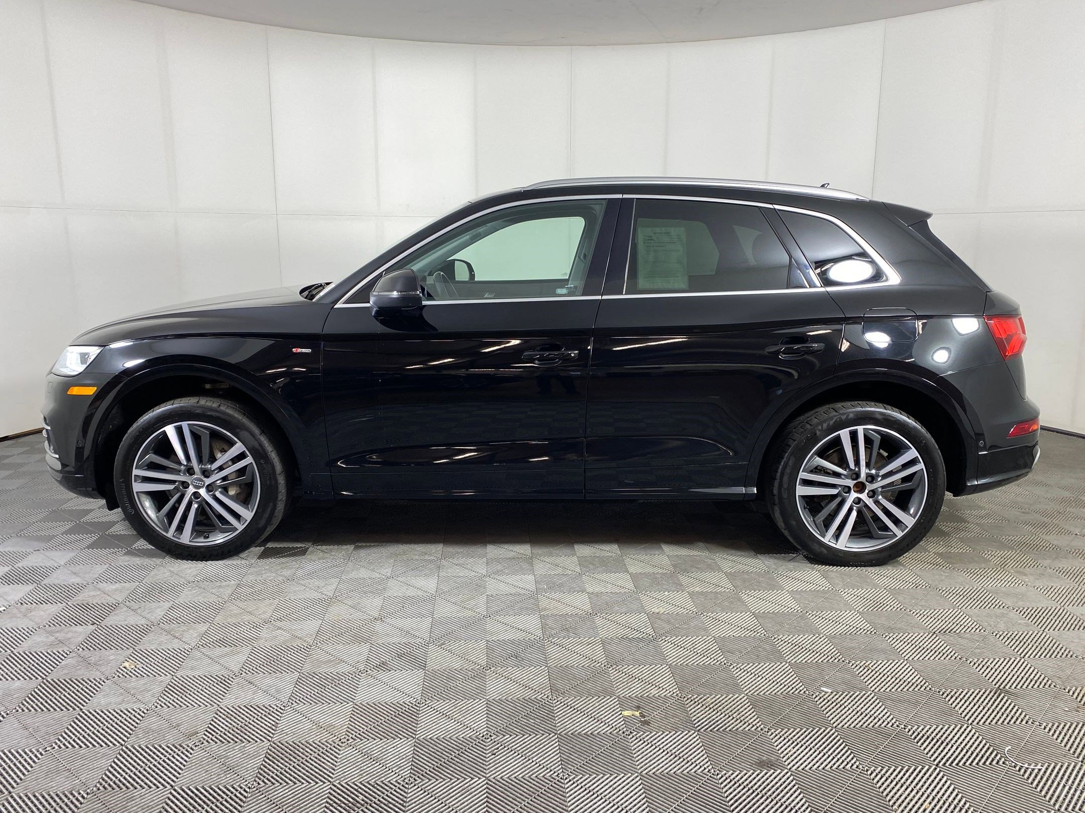 Used 2020 Audi Q5 e Prestige image 2