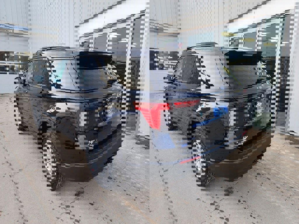 New 2026 Ford Explorer Active image 3