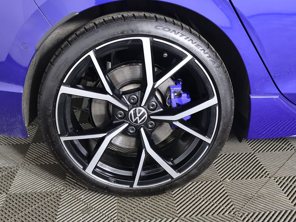 Used 2024 Volkswagen Golf R AWD/4WD image 25