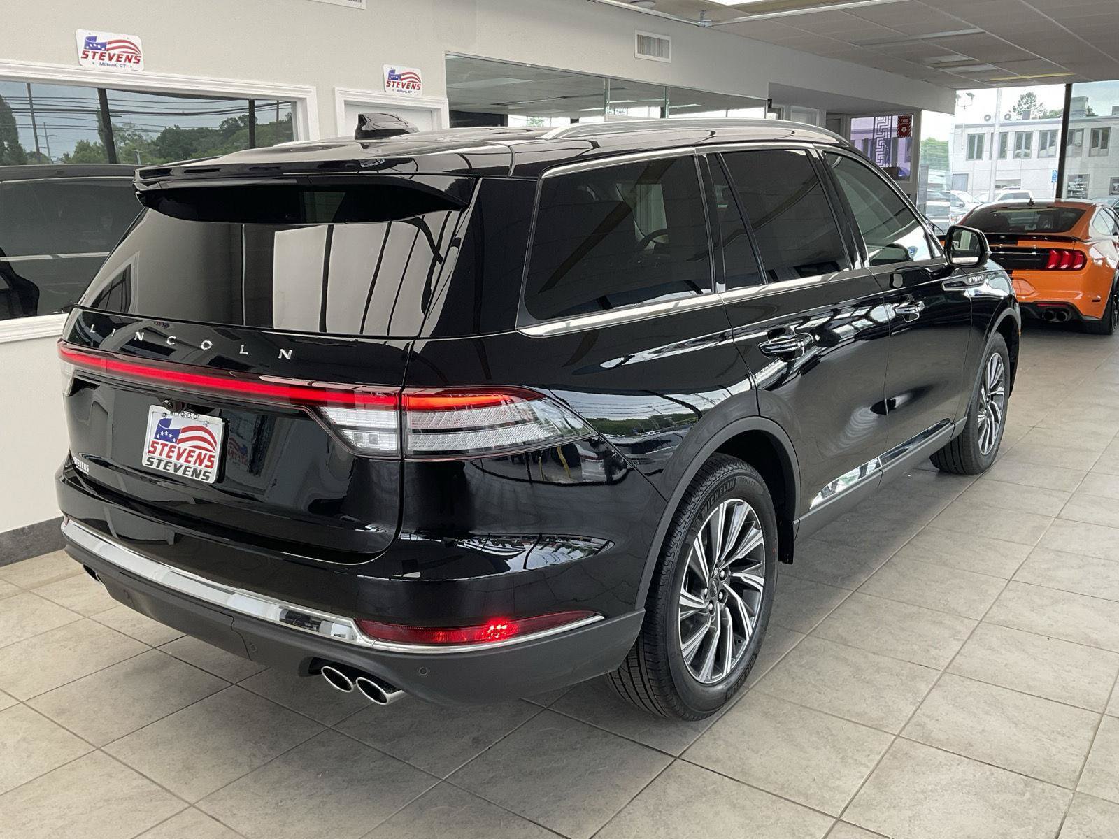 New 2026 Lincoln Aviator AWD image 5
