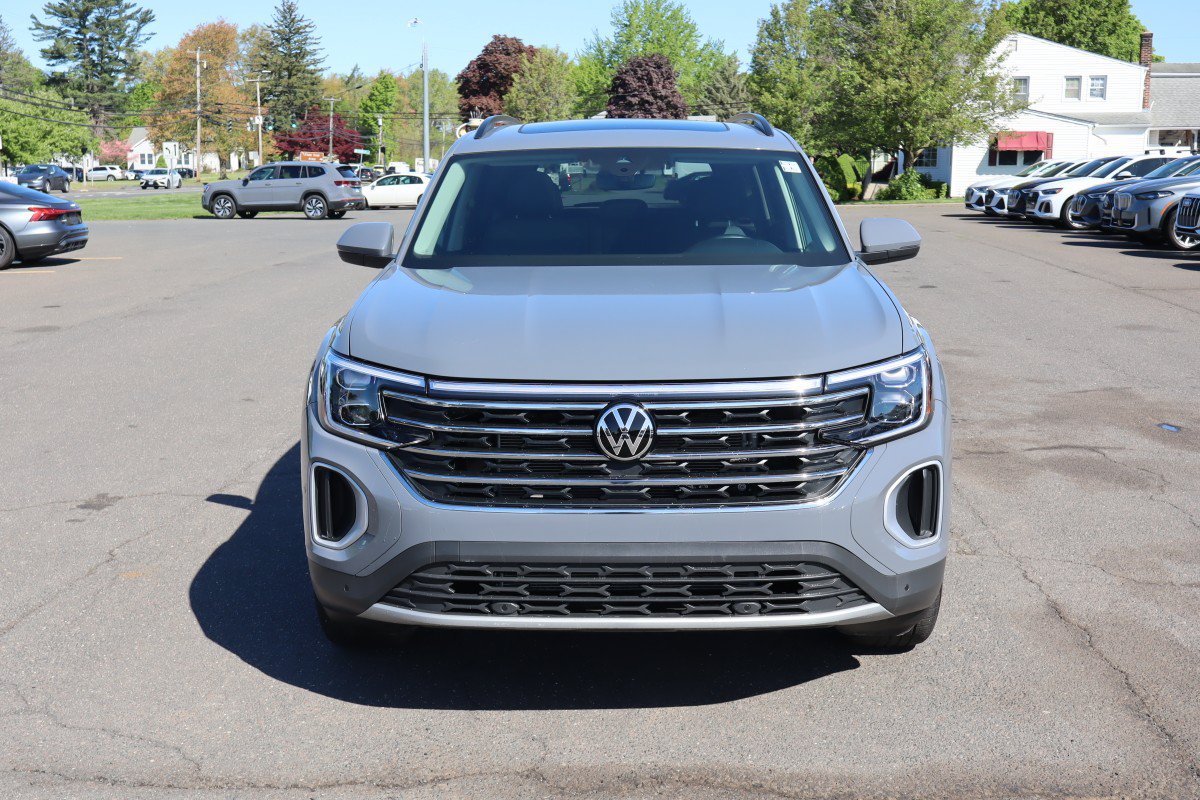 Used 2025 Volkswagen Atlas SE w/ Panoramic Sunroof Package AWD/4WD image 2