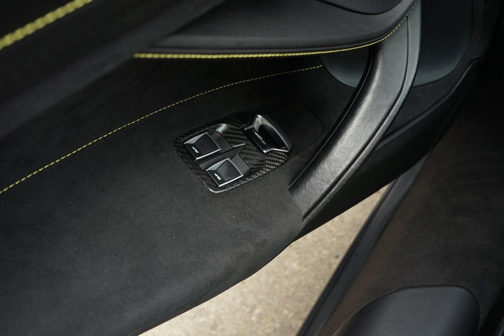 Used 2022 McLaren 720S Performance image 25