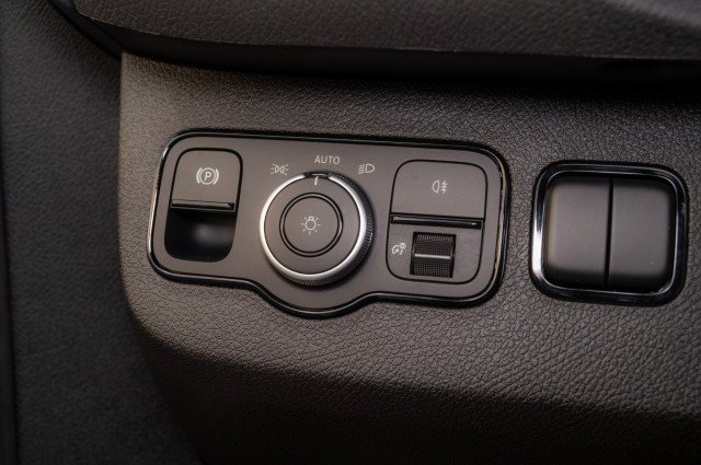 Used 2025 Mercedes-Benz Sprinter 2500 image 24
