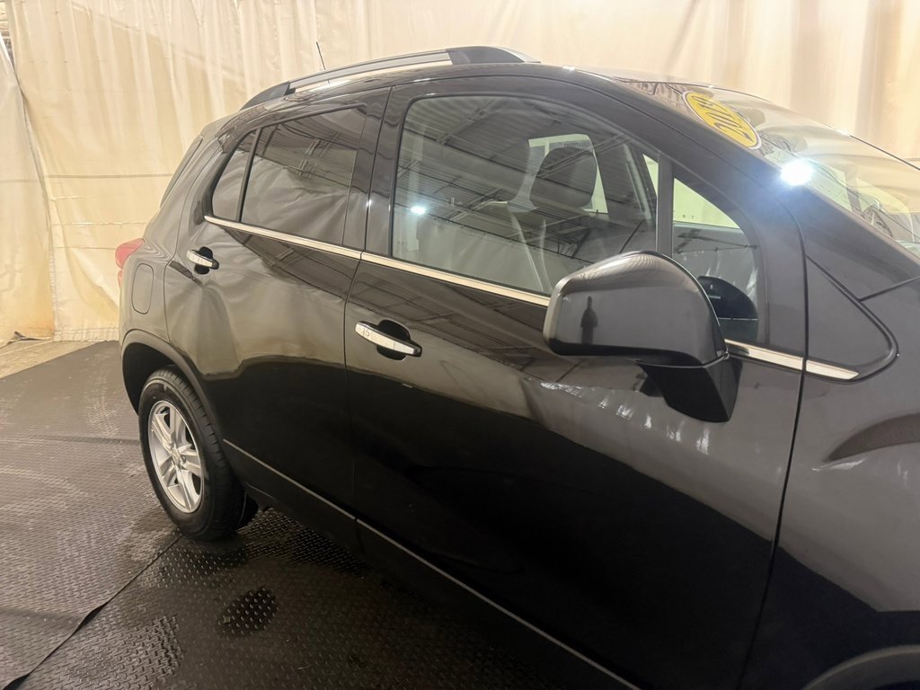 Used 2019 Chevrolet Trax LT w/ LT Convenience Package image 13