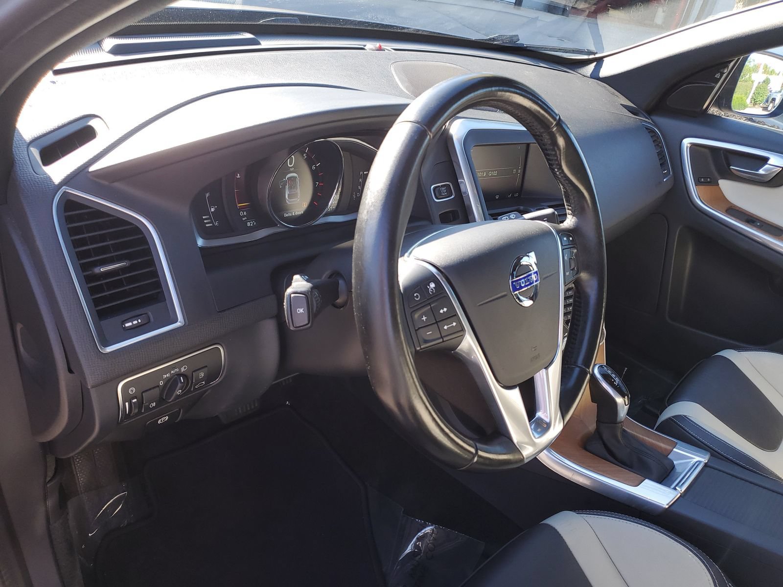 Used 2016 Volvo XC60 T5 Platinum FWD image 20