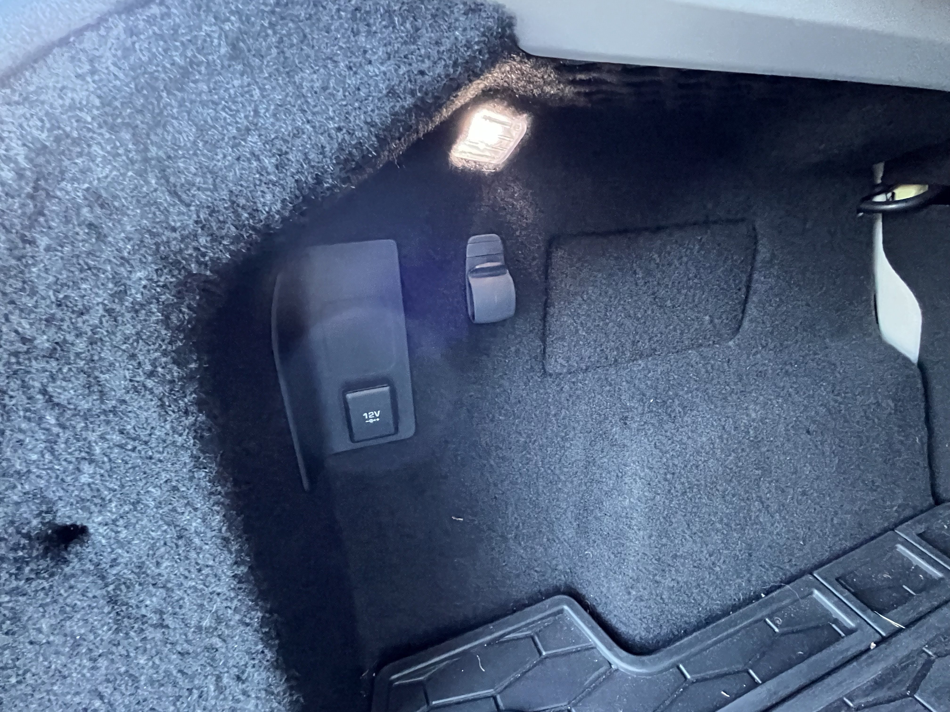 Used 2020 Jaguar E-PACE image 32