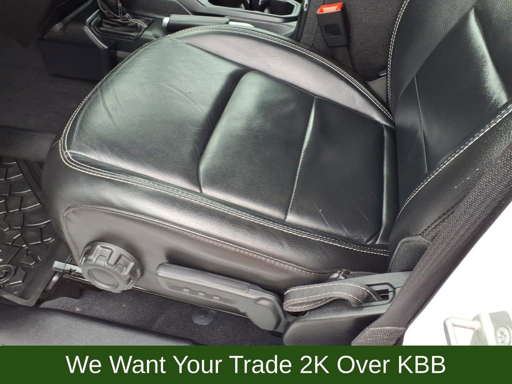 Used 2018 Jeep Wrangler Unlimited Sahara image 12