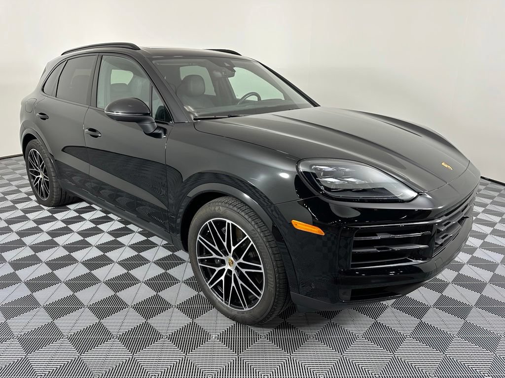 Certified 2024 Porsche Cayenne w/ Premium Package Plus (PFM) AWD/4WD image 12