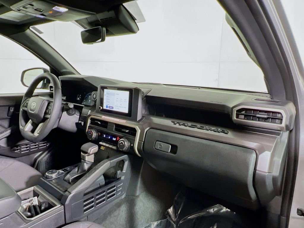 Certified 2025 Toyota Tacoma SR5 image 26