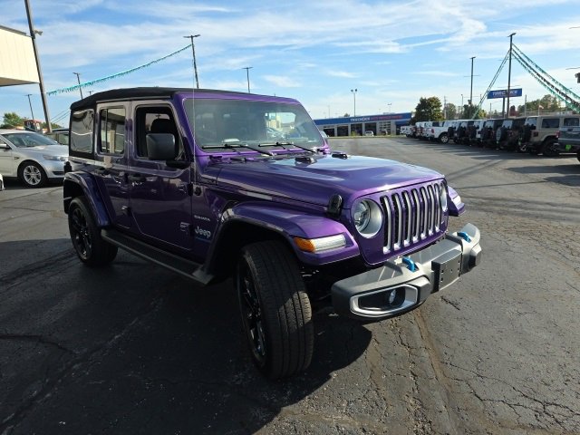 Used 2023 Jeep Wrangler Unlimited Sahara w/ Cold Weather Group image 9